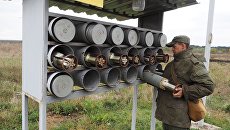 Военнослужащий танковых подразделений мотострелкового соединения Южного военного округа во время полевых занятий. Архивное фото Военнослужащий танковых подразделений мотострелкового соединения Южного военного округа во время полевых занятий. Архивное фото