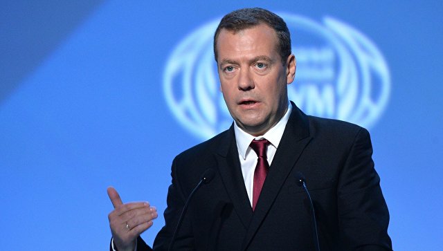 Медведев: проблемным регионам продлят бюджетные кредиты