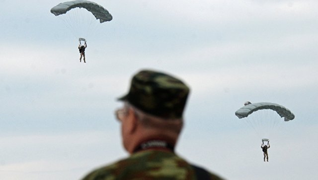В Риме представили парашютные курсы в память о герое России Прохоренко