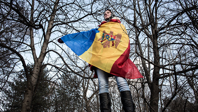 В Молдавии начался второй тур президентских выборов
