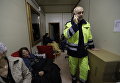 Мэр итальянского города Виссо Giuliano Pazzaglini в офисе красного креста переполненного жителями, 27 октября 2016 года Мэр итальянского города Виссо Giuliano Pazzaglini в офисе красного креста переполненного жителями, 27 октября 2016 года