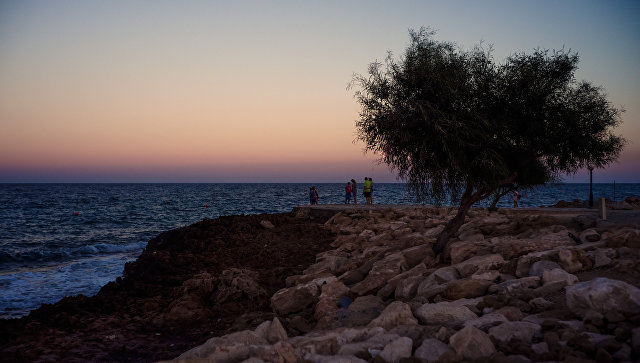 Берег Средиземного моря в городе Протарас на Кипре. Архивное фото