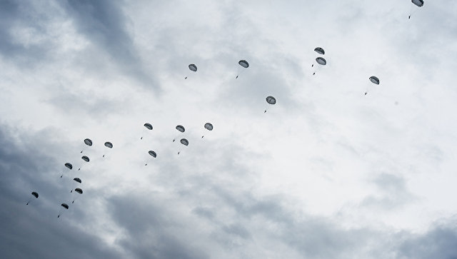 На Кубани три десантника пропали после учебного прыжка с парашютом