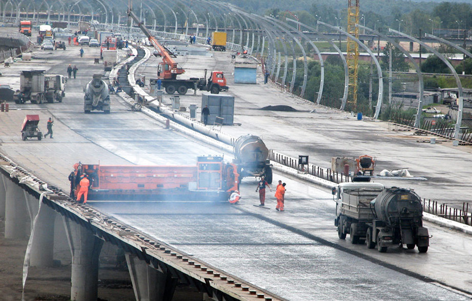 Устройство асфальтового покрытия на Западном скоростном диаметре в Санкт-Петербурге, август 2008 Устройство асфальтового покрытия на Западном скоростном диаметре в Санкт-Петербурге, август 2008