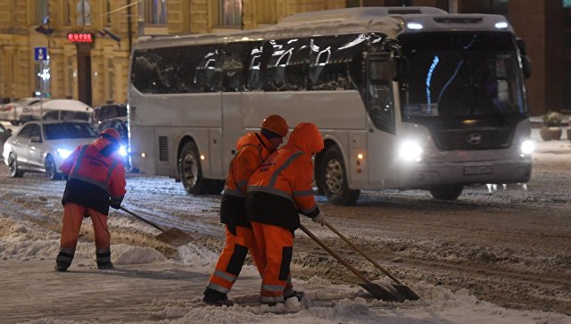 ГИБДД поможет коммунальным службам, которые очищают дороги Москвы от снега