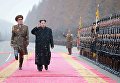 Северокорейский лидер Ким Чен Ын во время визита в Министерство народных вооруженных сил по случаю нового года Северокорейский лидер Ким Чен Ын во время визита в Министерство народных вооруженных сил по случаю нового года