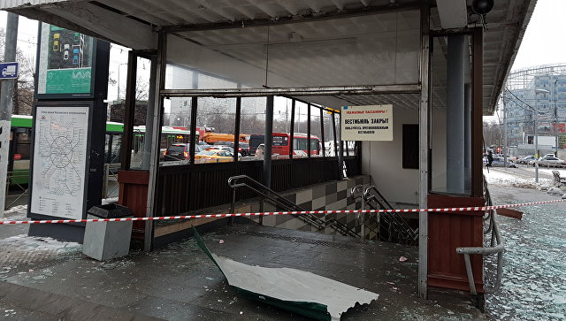 СМИ: взрыв прогремел в переходе у станции метро "Коломенская" в Москве  (видео)