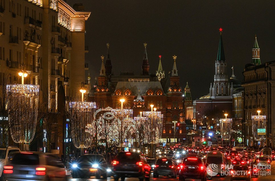 Новогодняя иллюминация на Тверской улице в Москве Новогодняя иллюминация на Тверской улице в Москве