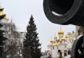 Новогодняя ёлка и на Соборной площади Кремля в Москве Новогодняя ёлка и на Соборной площади Кремля в Москве