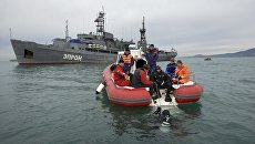 Поисковая операция на месте крушения самолета Минобороны РФ Ту-154 в Черном море. Архивное фото Поисковая операция на месте крушения самолета Минобороны РФ Ту-154 в Черном море. Архивное фото