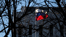 Российский флаг у посольства РФ в Вашингтоне Российский флаг у посольства РФ в Вашингтоне