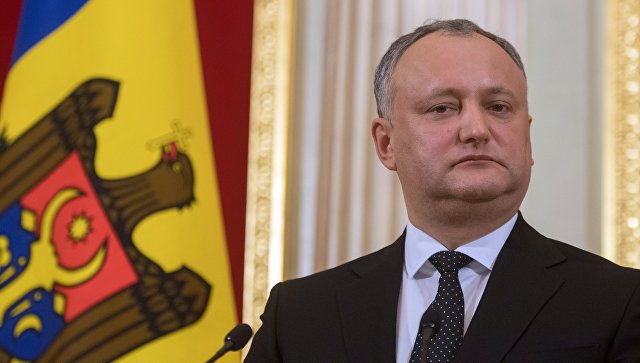 Додон: Бэсеску может повторно запросить молдавское гражданство