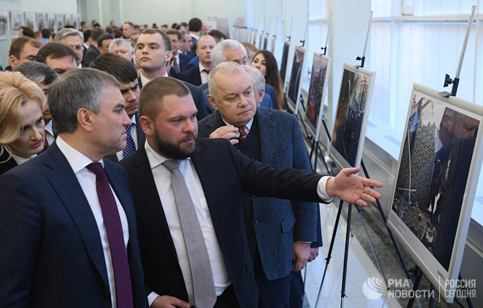 Открытие выставки Cирия. Фотохроники войны в Госдуме РФ