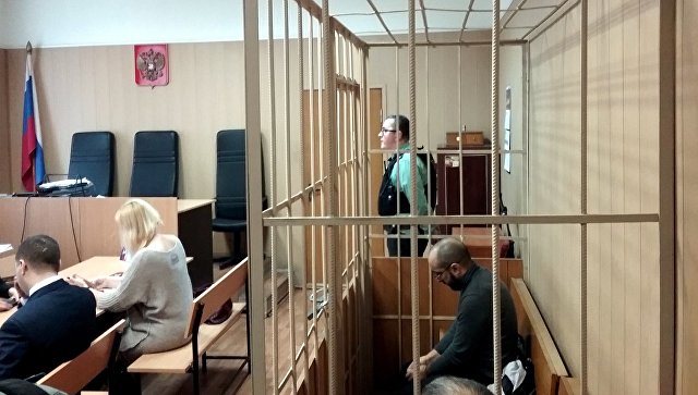 Суд изберет меру пресечения шоферу, напавшему с ножом на бригаду скорой помощи Суд изберет меру пресечения шоферу, напавшему с ножом на бригаду скорой помощи