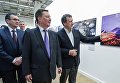Фотограф Сергей Горшков и специальный представитель президента РФ по вопросам природоохранной деятельности, экологии и транспорта Сергей Иванов на открытии IV фестиваля Первозданная Россия в Москве Фотограф Сергей Горшков и специальный представитель президента РФ по вопросам природоохранной деятельности, экологии и транспорта Сергей Иванов на открытии IV фестиваля Первозданная Россия в Москве