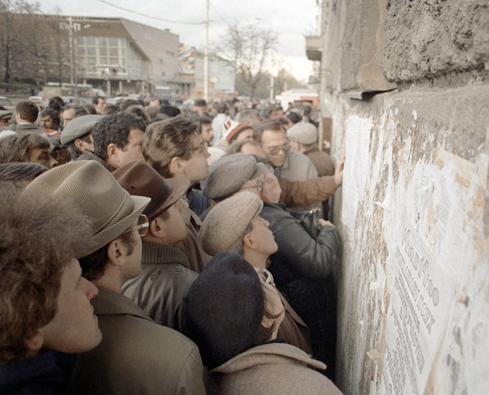 Время цензуры. СМИ В 1990 годы. СМИ В 1990 году в России. Упадок СМИ 1990. Цензура в 1990 годы.