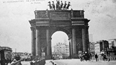 Площадь у Нарвских ворот. Петроград. 1917 год Площадь у Нарвских ворот. Петроград. 1917 год