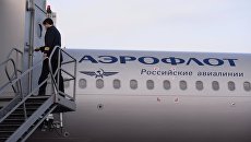 Самолета А-321 авиакомпании Аэрофлот в аэропорту Новосибирска Самолета А-321 авиакомпании Аэрофлот в аэропорту Новосибирска