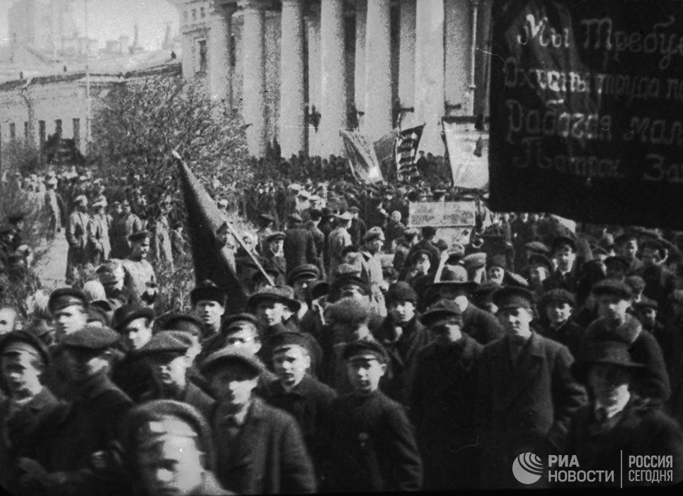 Первая национальная революция. Февральская революция 1917 забастовки. Февральская революция 1917 демонстрация. Февральская революция 1917 Стачки. Забастовки в России 1917.