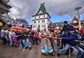 Посетители во время празднования Масленицы в Центре русской культуры Кремль в Измайлово Посетители во время празднования Масленицы в Центре русской культуры Кремль в Измайлово