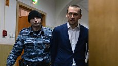 Дмитрий Захарченко в Басманном судом Москвы перед рассмотрением ходатайства следствия о продлении ареста. 2 марта 2017 Дмитрий Захарченко в Басманном судом Москвы перед рассмотрением ходатайства следствия о продлении ареста. 2 марта 2017