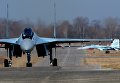 Истребители Су-35С после приземления в истребительном авиационном полку на аэродроме Центральная Угловая в Приморском крае Истребители Су-35С после приземления в истребительном авиационном полку на аэродроме Центральная Угловая в Приморском крае