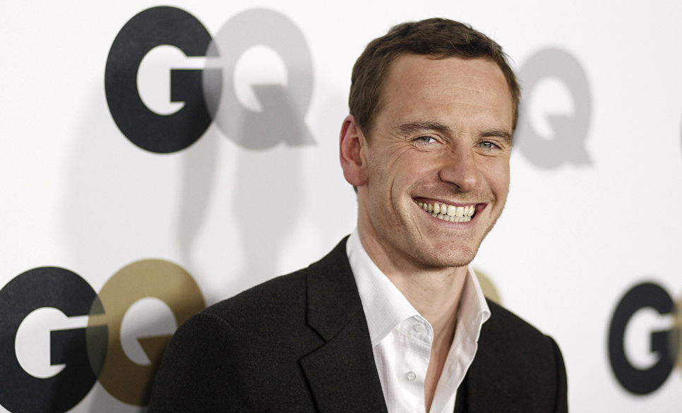 Актер Майкл Фассбендер на 16-й ежегодной вечеринке GQ Мужчины года в Лос-Анджелесе, 17 ноября 2011 Актер Майкл Фассбендер на 16-й ежегодной вечеринке GQ Мужчины года в Лос-Анджелесе, 17 ноября 2011