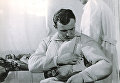 Юрий Гагарин перед полетом на корабле Восток. 1961 год Юрий Гагарин перед полетом на корабле Восток. 1961 год