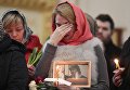 Дочь погибшей при теракте в метро Санкт-Петербурга Ирины Медянцевой Елена Медянцева во время панихиды по жертвам теракта в Троице-Измайловском соборе Дочь погибшей при теракте в метро Санкт-Петербурга Ирины Медянцевой Елена Медянцева во время панихиды по жертвам теракта в Троице-Измайловском соборе