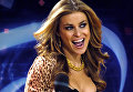 Актриса Кармен Электра во время MTV Total Request Live Актриса Кармен Электра во время MTV Total Request Live