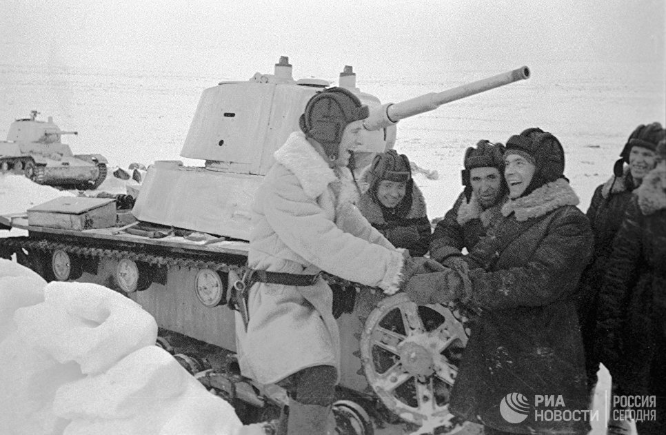 Танки Т-26 и танкисты взвода П. В. Печенина на полуострове Средний Танки Т-26 и танкисты взвода П. В. Печенина на полуострове Средний