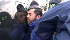 Задержание сотрудниками ФСБ в Новой Москве Акрама Азимова. Архивное фото Задержание сотрудниками ФСБ в Новой Москве Акрама Азимова. Архивное фото