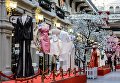 Выставка Бумажные куклы: 2D-мода от Moschino в ГУМе Выставка Бумажные куклы: 2D-мода от Moschino в ГУМе