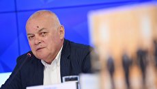 Генеральный директор МИА Россия сегодня Дмитрий Киселев на презентации книги председателя Государственного Совета Республики Крым Владимира Константинова Пройти свой путь в Международном мультимедийном пресс-центре МИА Россия сегодня Генеральный директор МИА Россия сегодня Дмитрий Киселев на презентации книги председателя Государственного Совета Республики Крым Владимира Константинова Пройти свой путь в Международном мультимедийном пресс-центре МИА Россия сегодня