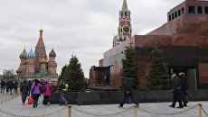 Мавзолей В.И. Ленина на Красной площади. Архивное фото Мавзолей В.И. Ленина на Красной площади. Архивное фото