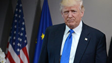 Президент США Дональд Трамп перед началом встречи в Брюсселе с лидерами Европейского совета, 25 мая 2017 Президент США Дональд Трамп перед началом встречи в Брюсселе с лидерами Европейского совета, 25 мая 2017