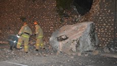 Последствия камнепада на трассе Севастополь-Ялта Последствия камнепада на трассе Севастополь-Ялта