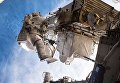 Астронавт НАСА Пегги Уитсон во время выхода в открытый космос 12 мая 2017 Астронавт НАСА Пегги Уитсон во время выхода в открытый космос 12 мая 2017