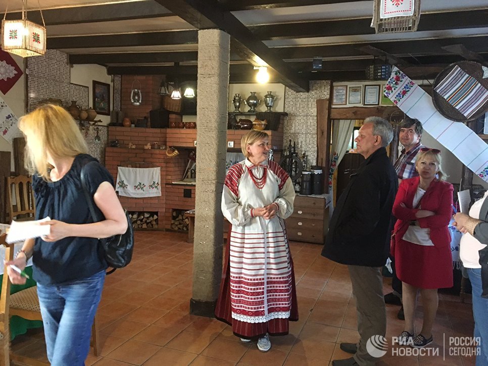 Хозяйка агроусадьбы Муховэцька кумора Хозяйка агроусадьбы Муховэцька кумора