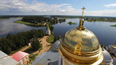 Нило-Столобенская пустынь на озере Селигер Нило-Столобенская пустынь на озере Селигер