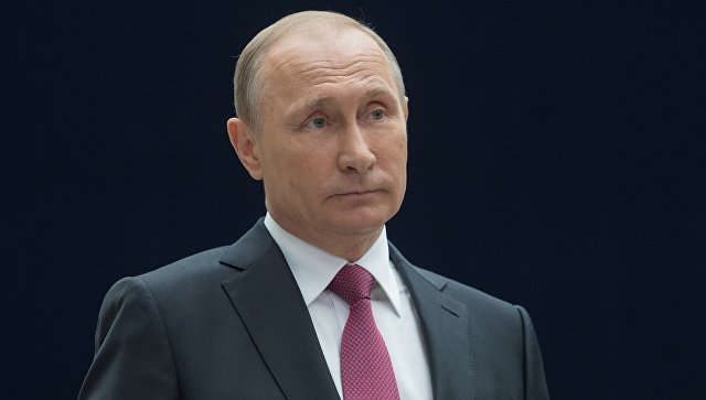 Путин поведал Стоуну о родителях