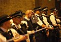 Полиция работает на месте наезда фургона на толпу людей в Лондоне. 19.06.2017 Полиция работает на месте наезда фургона на толпу людей в Лондоне. 19.06.2017