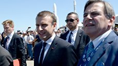 Президент Франции Эммануэль Макрон на Международном авиасалоне Ле Бурже-2017 во Франции Президент Франции Эммануэль Макрон на Международном авиасалоне Ле Бурже-2017 во Франции