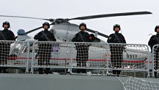 Военнослужащие фрегата Юньчэн военно-морских сил Китая, прибывший в порт Балтийска для участия в российско-китайских учениях Морское взаимодействие – 2017 Военнослужащие фрегата Юньчэн военно-морских сил Китая, прибывший в порт Балтийска для участия в российско-китайских учениях Морское взаимодействие – 2017