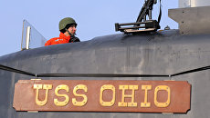 Подводная лодка ВМФ США класса Ohio на военно-морской базе в Пусане, Южная Корея Подводная лодка ВМФ США класса Ohio на военно-морской базе в Пусане, Южная Корея