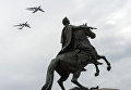 Самолеты Ил-78 и Ту-95 во время генеральной репетиции парада, посвященного Дню Военно-Морского Флота (ВМФ), в Санкт-Петербурге Самолеты Ил-78 и Ту-95 во время генеральной репетиции парада, посвященного Дню Военно-Морского Флота (ВМФ), в Санкт-Петербурге
