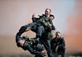 Военнослужащие во время показательных выступлений на полигоне Омского автобронетанкового инженерного института Военнослужащие во время показательных выступлений на полигоне Омского автобронетанкового инженерного института