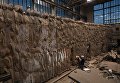 Монумент Стена скорби перед началом его транспортировки к месту установки в Москве Монумент Стена скорби перед началом его транспортировки к месту установки в Москве
