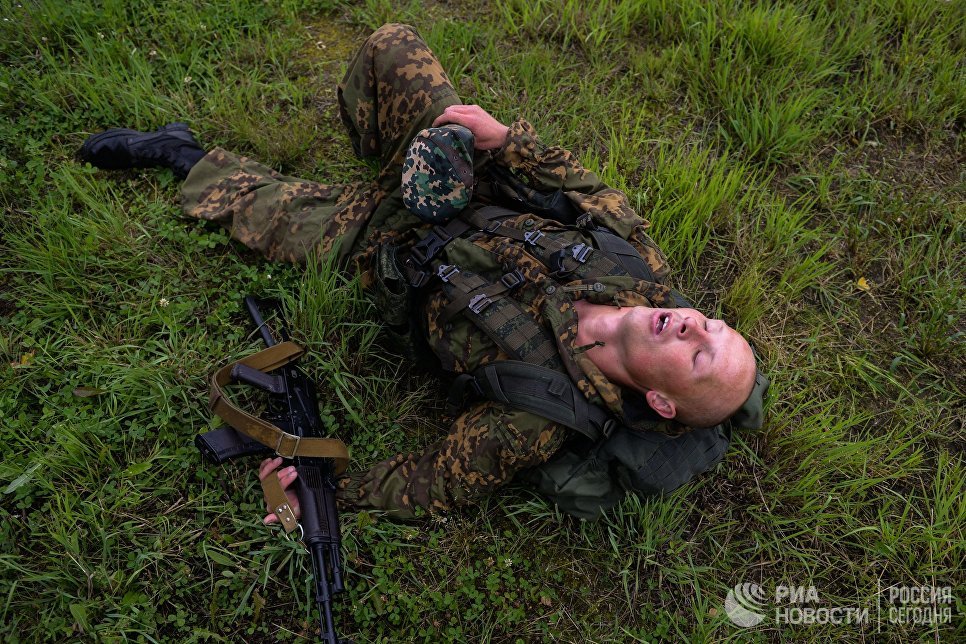 Военнослужащие вооруженных сил Белоруссии на финише пятого этапа Выход разведывательного соединения в район сбора после выполнения задачи на международном конкурсе Отличники войсковой разведки Международных армейских игр Военнослужащие вооруженных сил Белоруссии на финише пятого этапа Выход разведывательного соединения в район сбора после выполнения задачи на международном конкурсе Отличники войсковой разведки Международных армейских игр