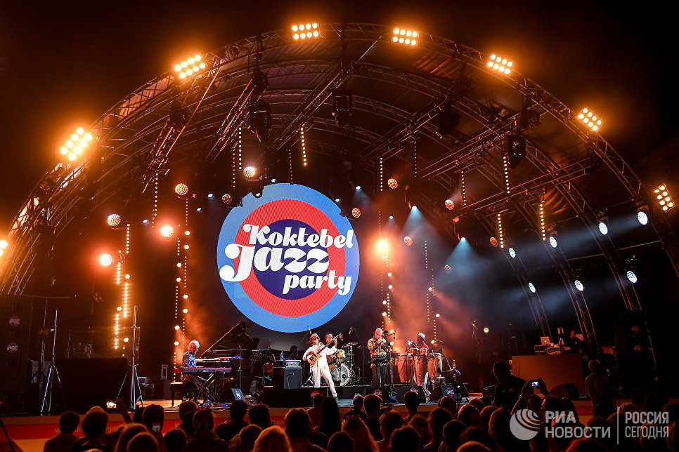 Выступление коллектива Brazil All Stars на фестивале Koktebel Jazz Party 2017 Выступление коллектива Brazil All Stars на фестивале Koktebel Jazz Party 2017